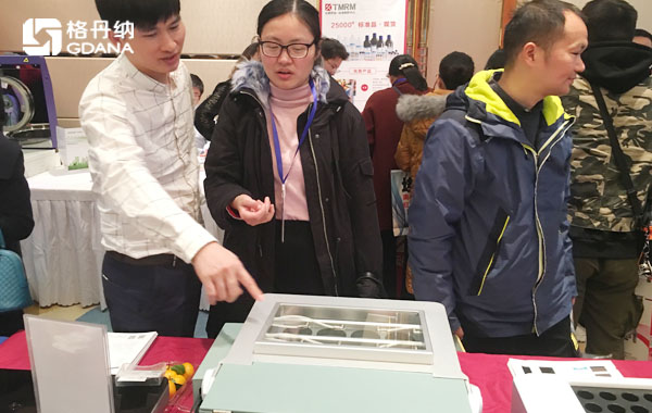 現(xiàn)場用戶與格丹納工程師進行多層次交流