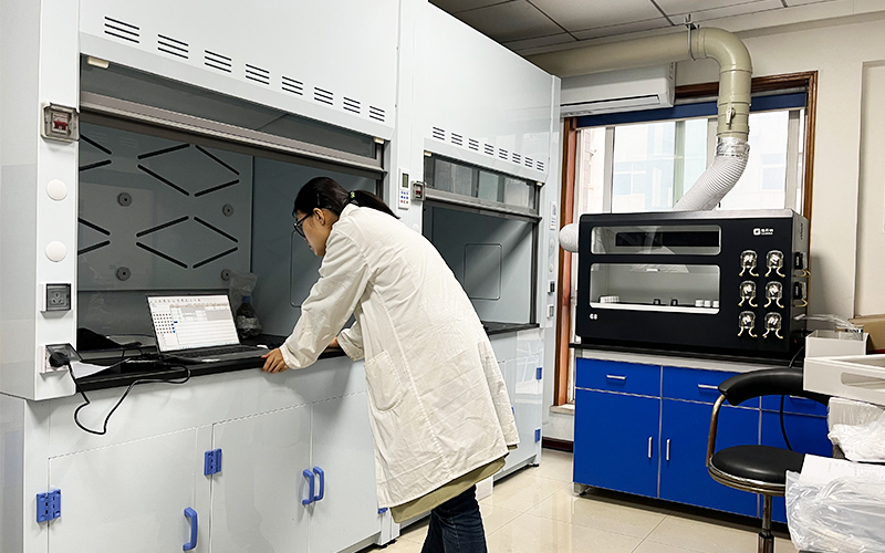 全自動石墨消解儀解決實(shí)驗(yàn)室消解難題