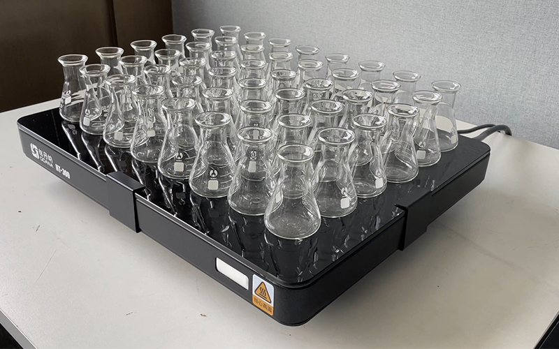 實(shí)驗(yàn)電熱板